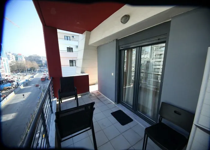 Kosmos Service Apartment City Center 1 With Additional Cost Parking
